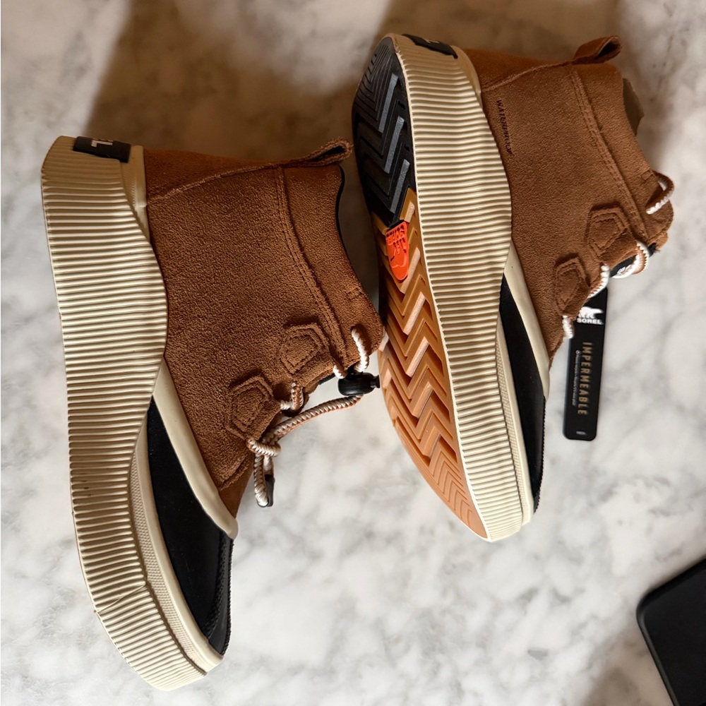 NWT Sorel Kids Out N About IV Waterproof Winter Tan Suede Boots w Black Toe Caps - Picture 6 of 11